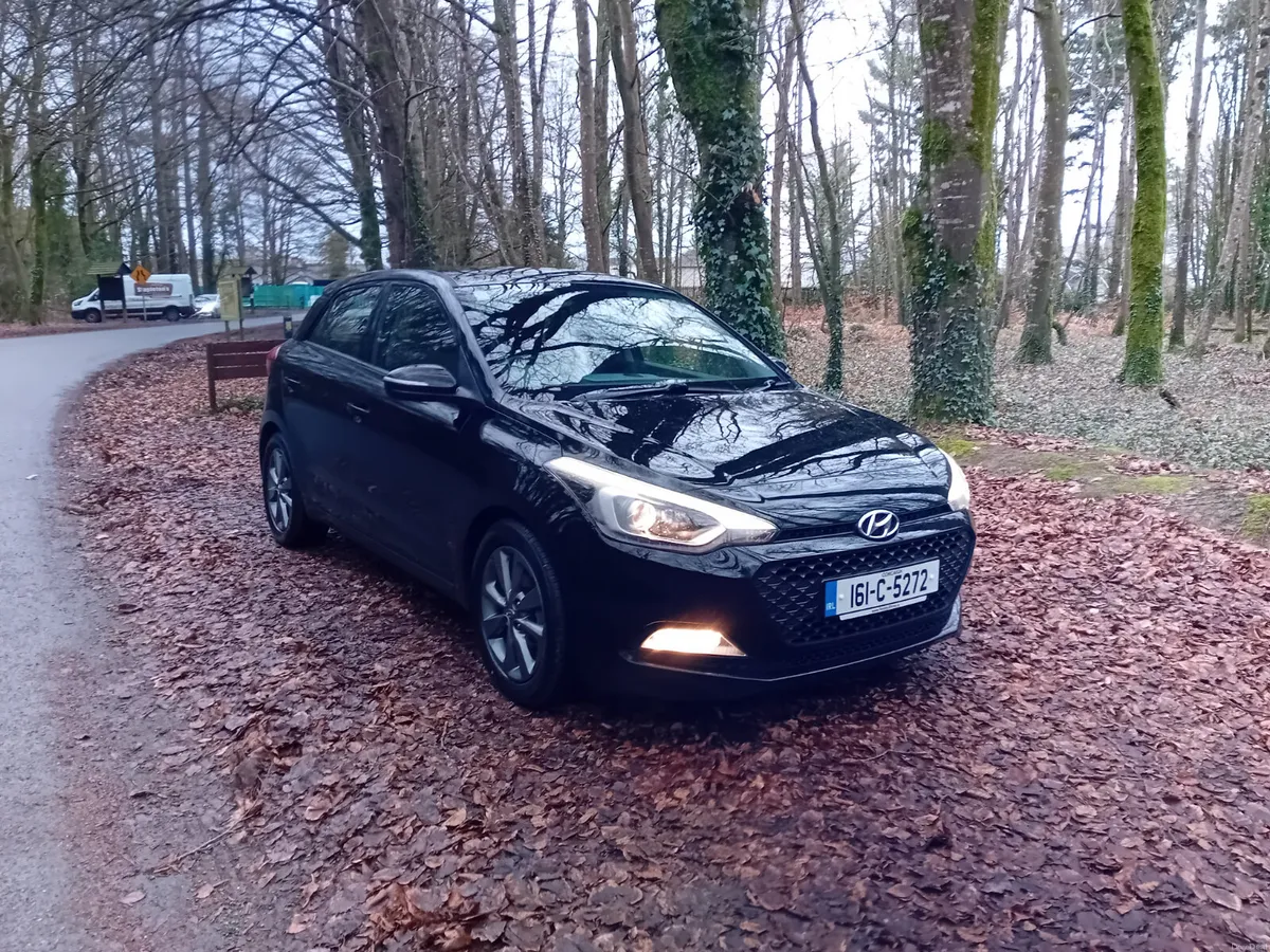 16 HYUNDAI i20, 1.2i  DELUXE 1 OWNER 93 KLMS - Image 3