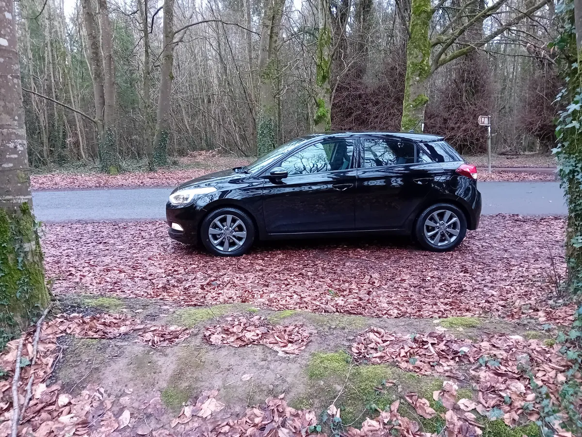 16 HYUNDAI i20, 1.2i  DELUXE 1 OWNER 93 KLMS - Image 4