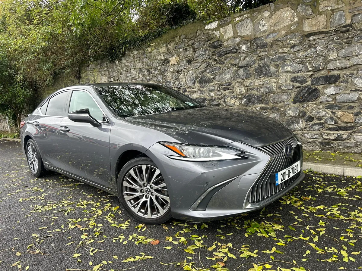 Lexus ES 2020 300H LUXURY CAR PLAY STD 4 4DR AUTO - Image 1
