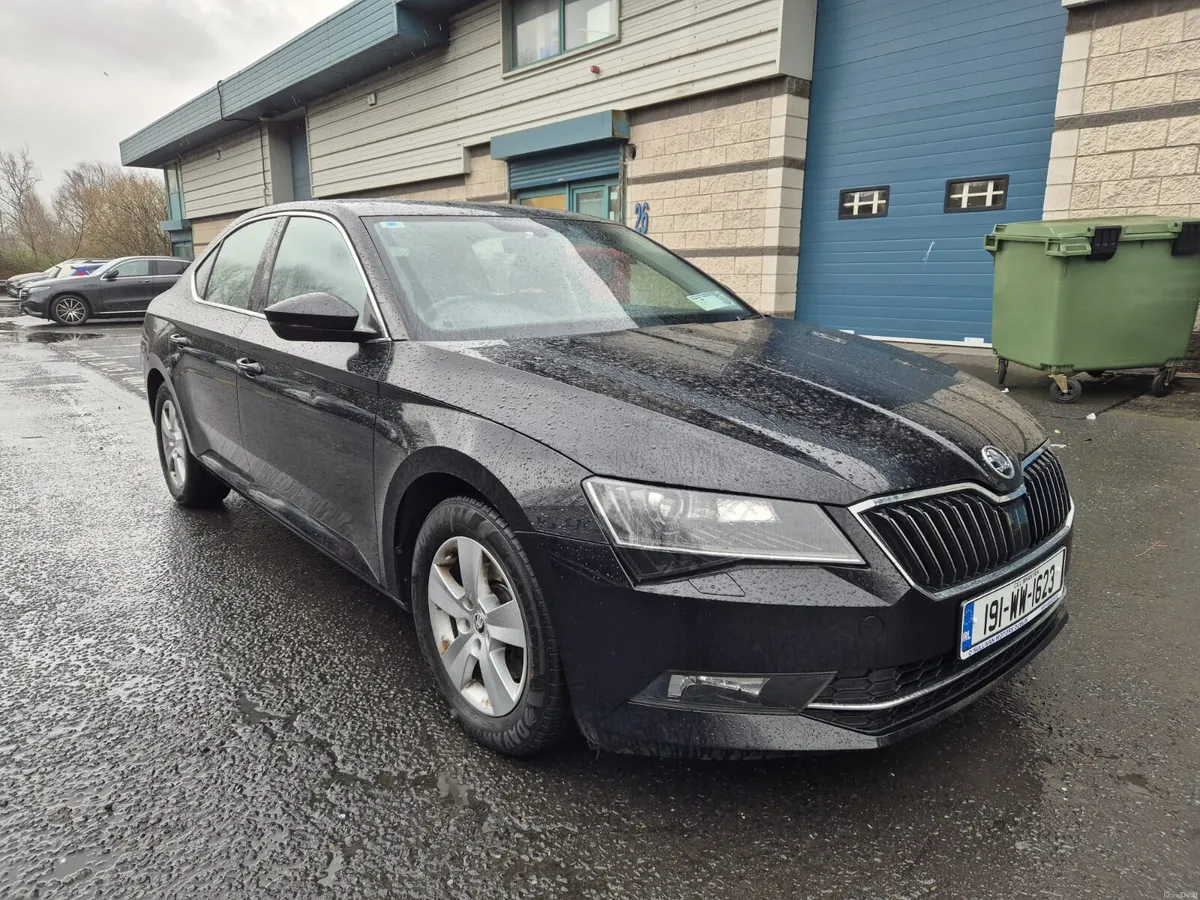 SKODA SUPERB / 2019 / 2.0 DIESEL / MANUAL - Image 3