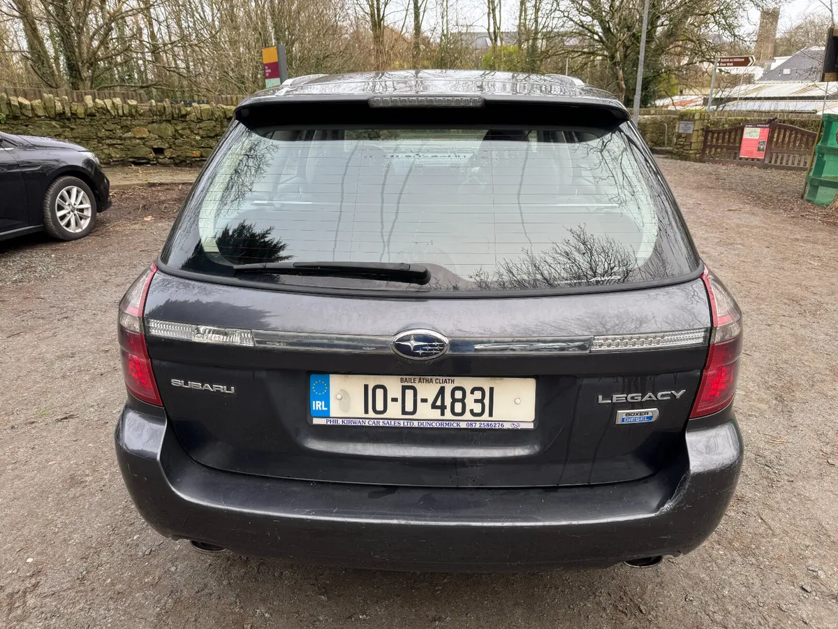 UNRESERVED 2010 SUBARU LEGACY ESTATE FOR AUCTION - Image 4