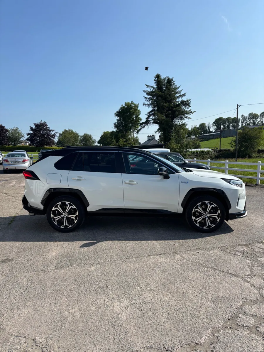 Toyota RAV4 2022 4WD - Image 4