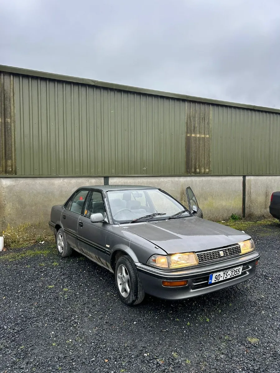 Toyota Corolla 1990 - Image 1