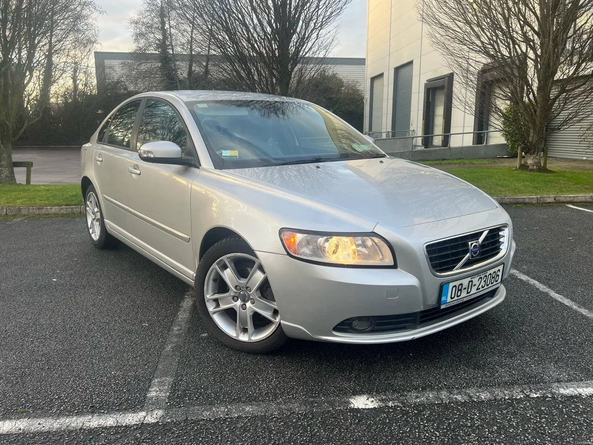 VOLVO S40 NCT/LOW KMS! - Image 1