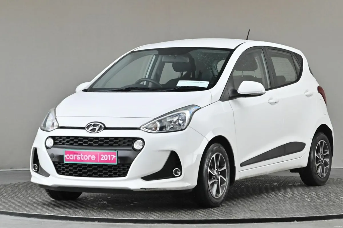Hyundai i10 1.0 DELUXE 5SPD **BI-TONE INTERIOR**14 - Image 3