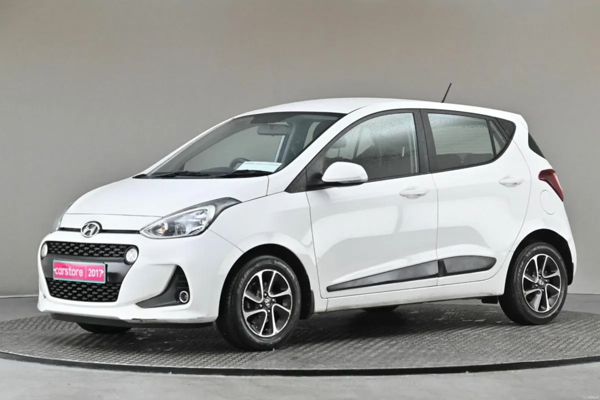 Hyundai i10 1.0 DELUXE 5SPD **BI-TONE INTERIOR**14 - Image 4