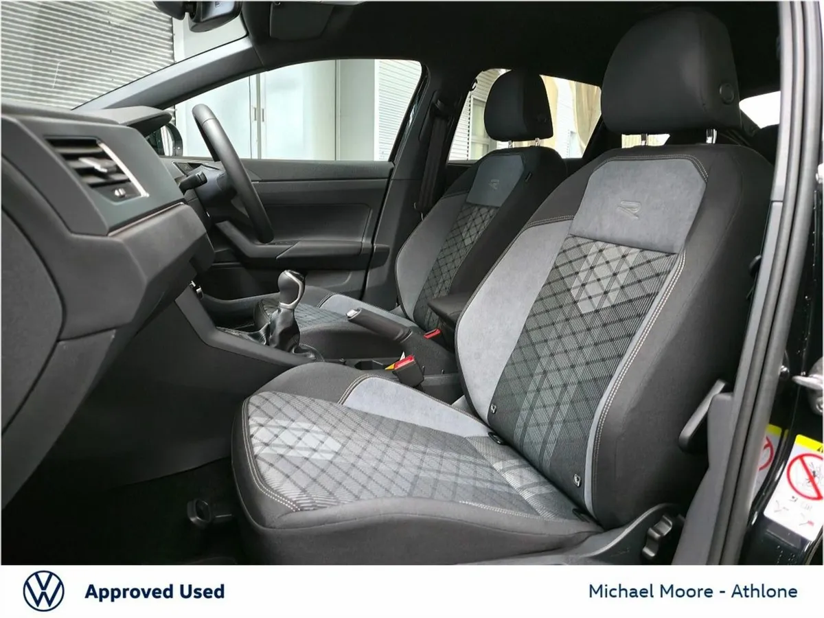 Volkswagen Taigo 1.0 TSI 115BHP M6F R-LINE - Image 4