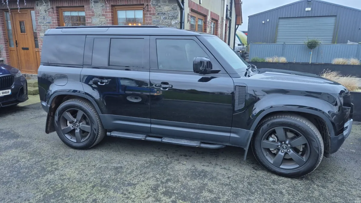 Land Rover Defender 110 3 SEATER COMMERCIAL 2025 - Image 1