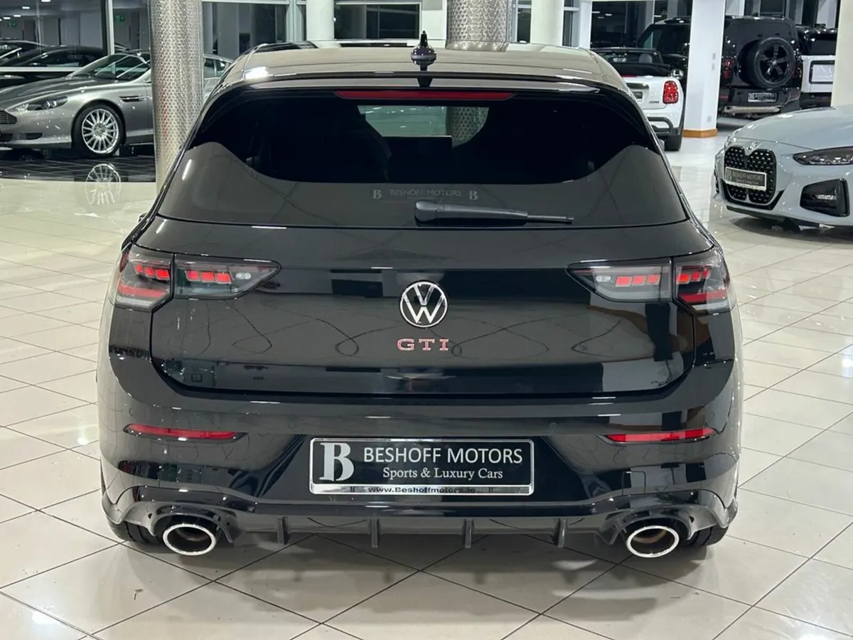 Volkswagen Golf GTI CLUBSPORT 2.0 TSI DSG (300 BHP - Image 4