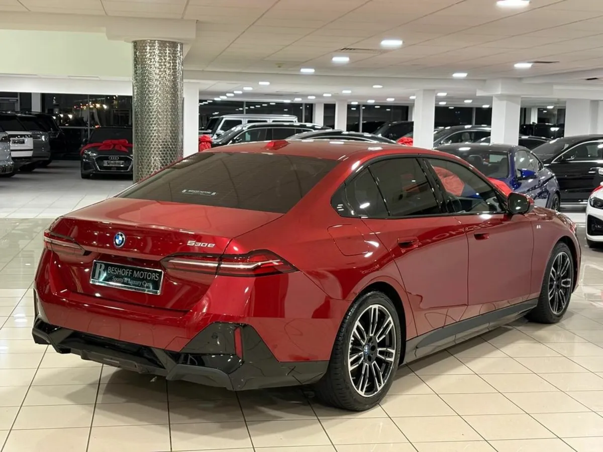 BMW 5-Series 530e M-SPORT HYBRID=ONLY 1600 MILES// - Image 3