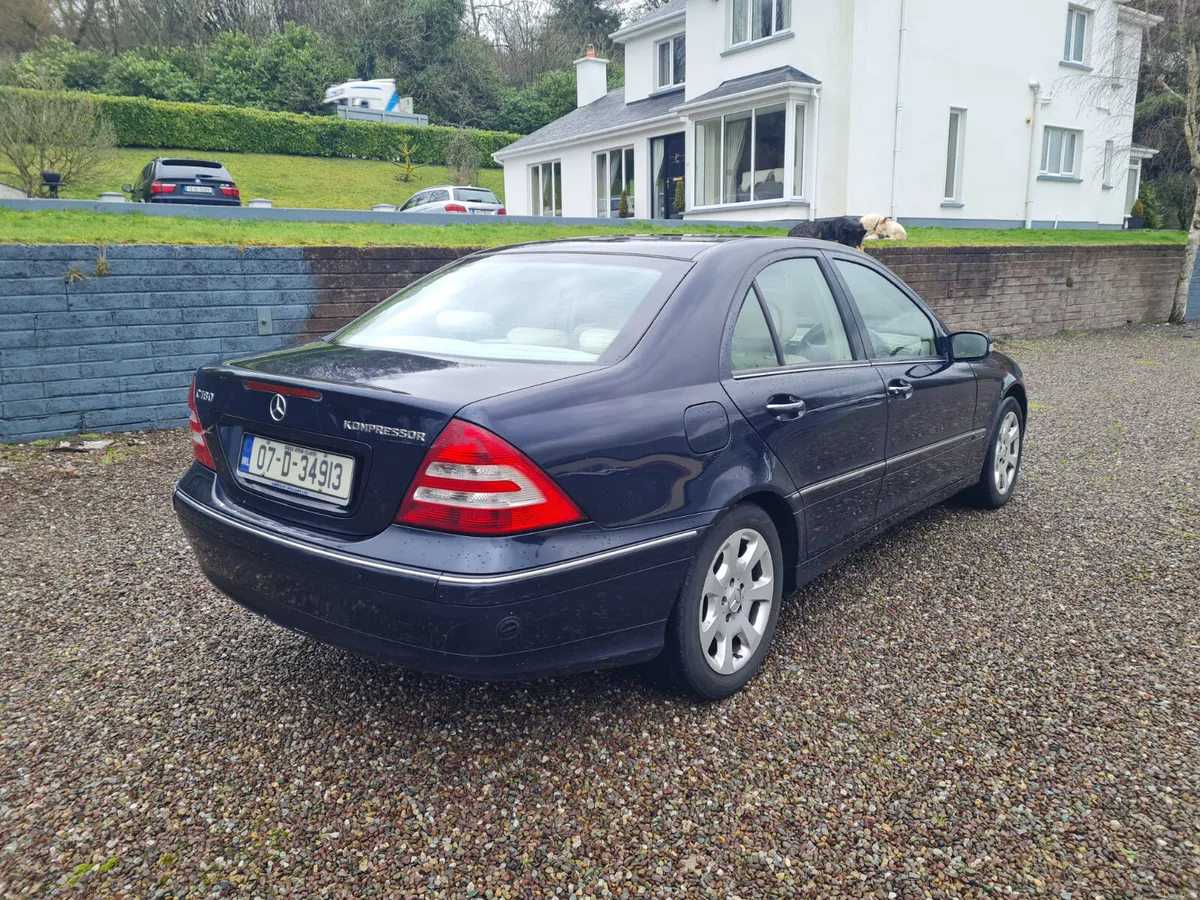 Mercedes-Benz C-Class 2007 - Image 3