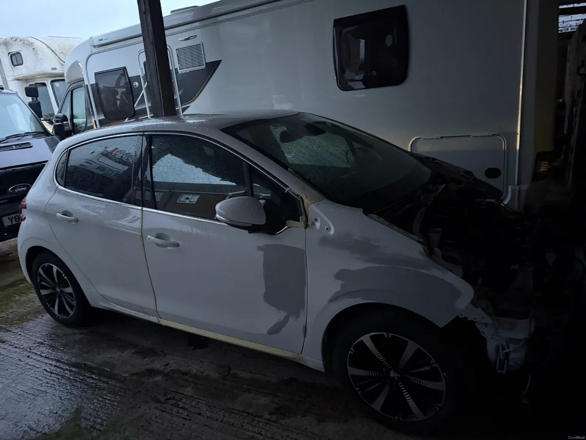 208 DAMAGED all parts here to repair - Image 2