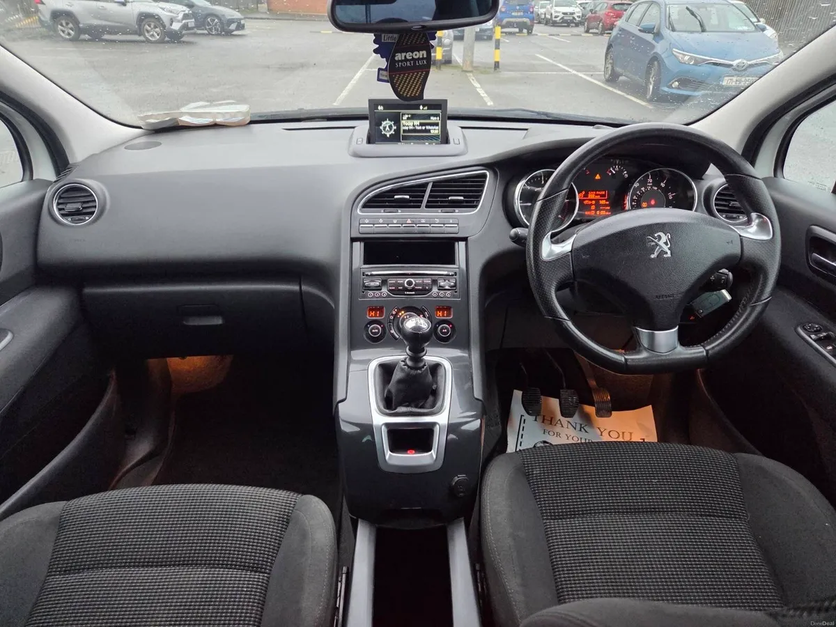 16 Peugeot 5008 - Image 2