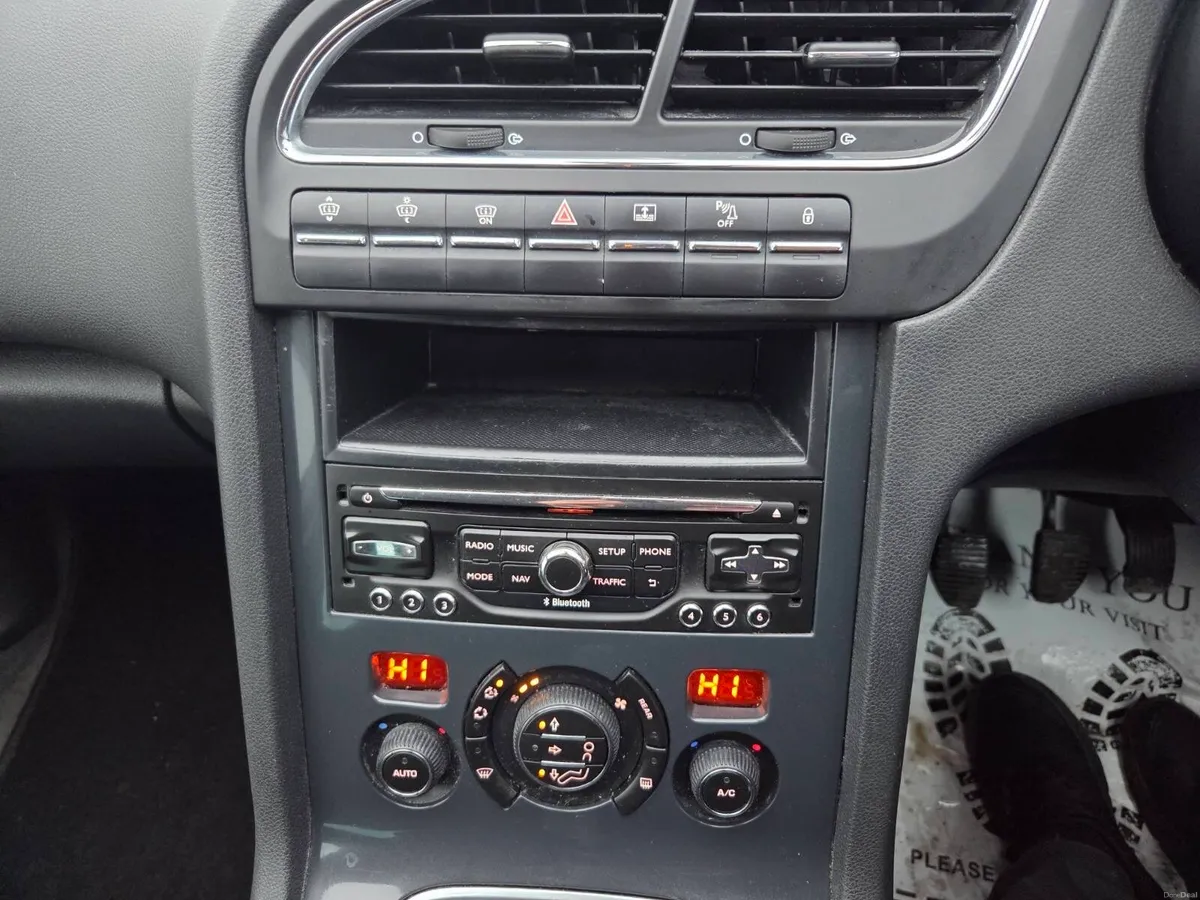 16 Peugeot 5008 - Image 3