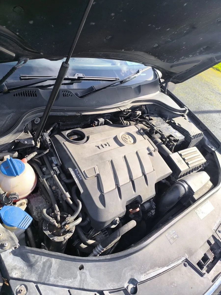 Volkswagen Passat - Image 3