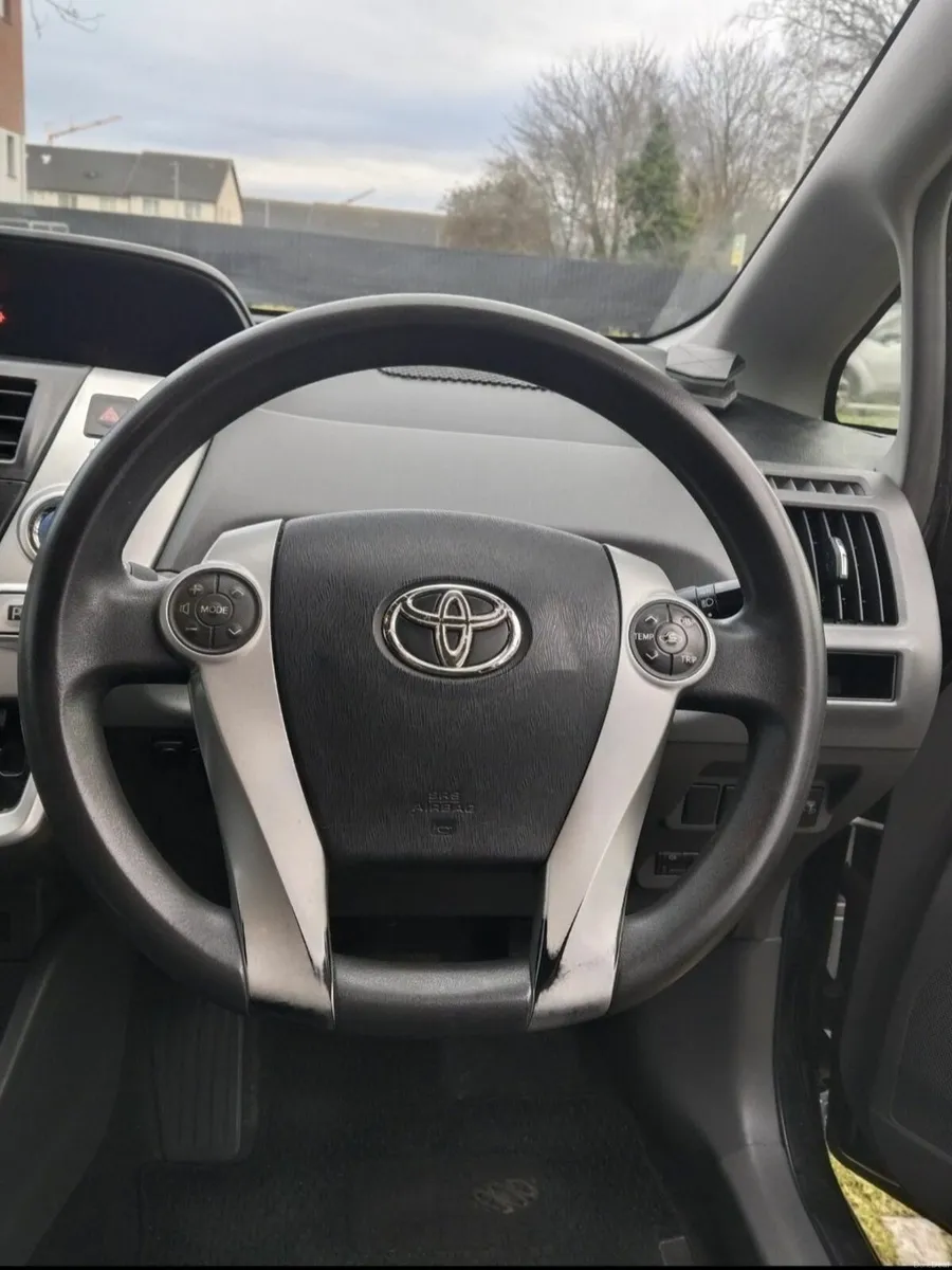 Toyota Prius 2012 - Image 2