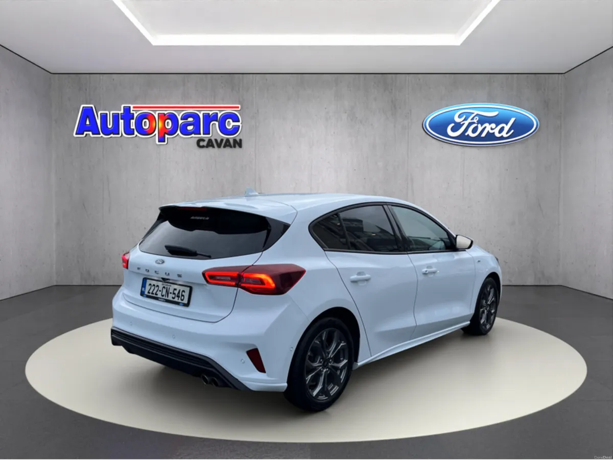 Ford Focus ST-LINE STYLE 5DR 1.0T 12 125 M6 4 - Image 3