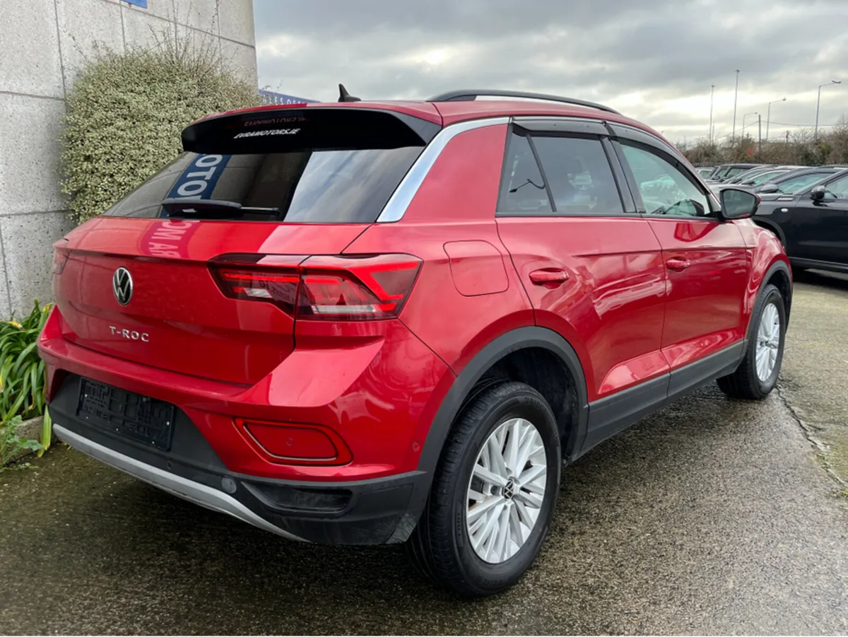 Volkswagen T-Roc ACTIVE AUTOMATIC 1.5 PETROL //VER - Image 4