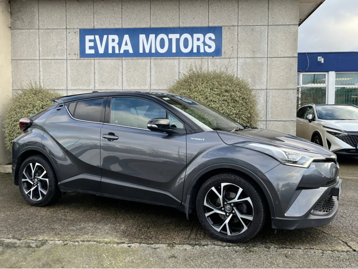 Toyota C-HR DYNAMIC AUTOMATIC HYBRID 1.8 PETROL // - Image 3