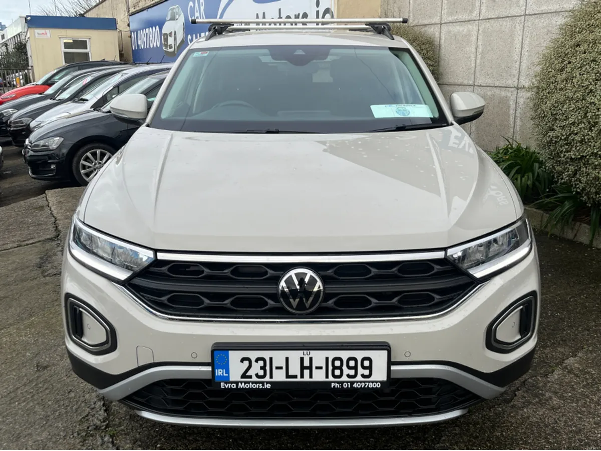 Volkswagen T-Roc LIFE 2.0 TDI DIESEL - Image 2