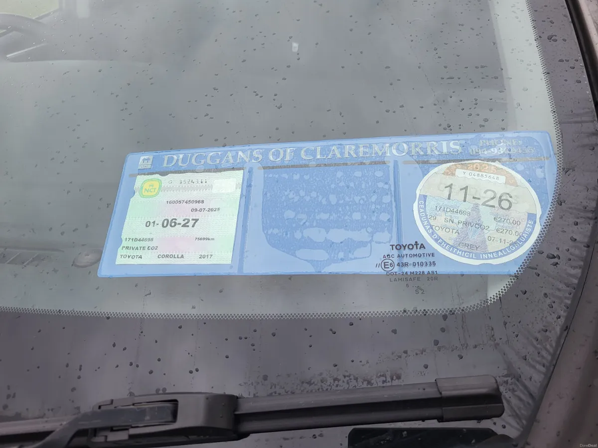 Toyota Corolla  1.3 petrol  MINT CONDITION - Image 4