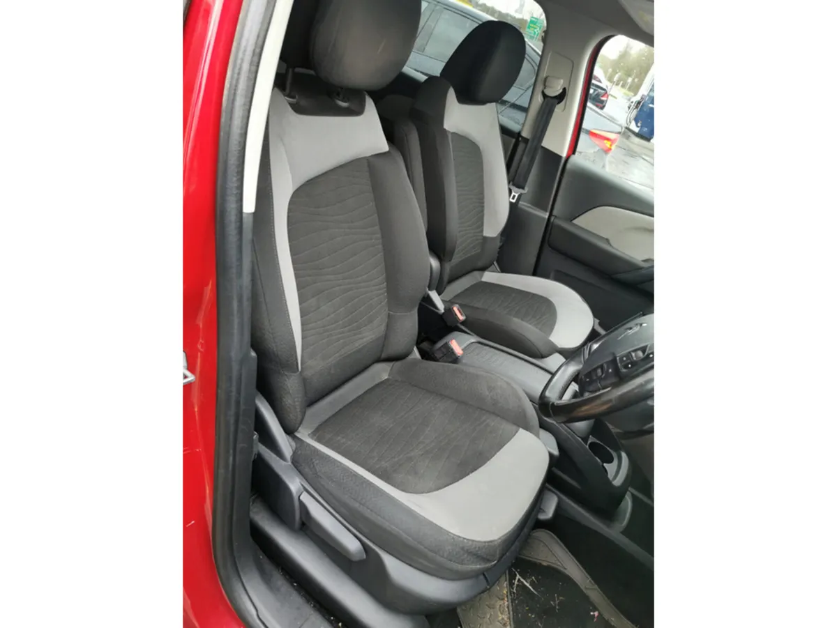 Citroen C4 Picasso BLUEHDI 120BHP SS EAT6 AUTO E X - Image 4