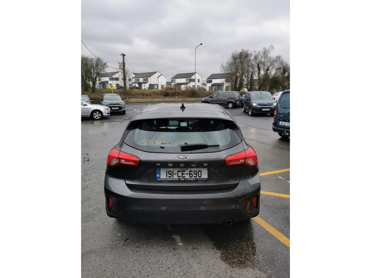 Ford Focus TITANIUM 1.5 TDCI 125PS 6 5DR 6SPEED - Image 4