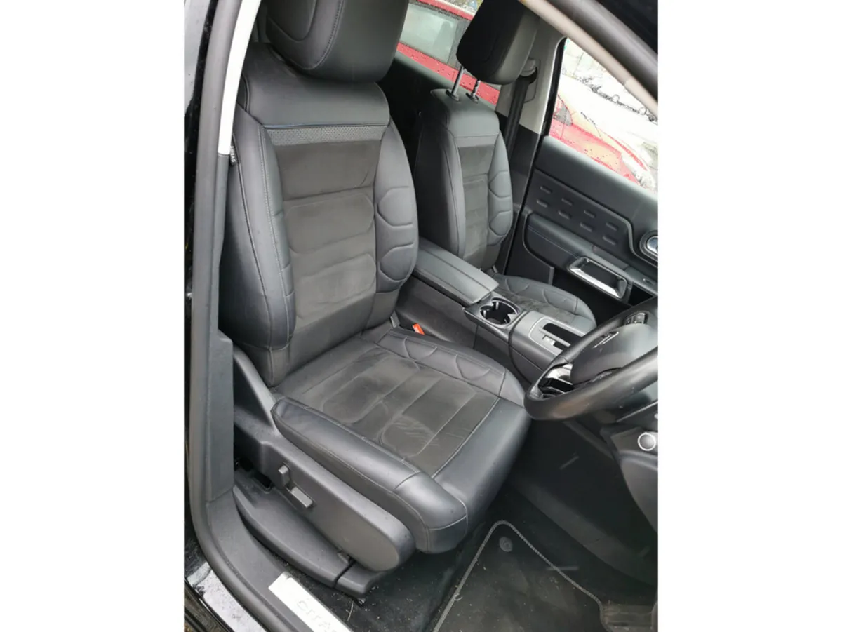 Citroen C5 Aircross FLAIR BLUEHDI 130 EAT8 MY50 4D - Image 6