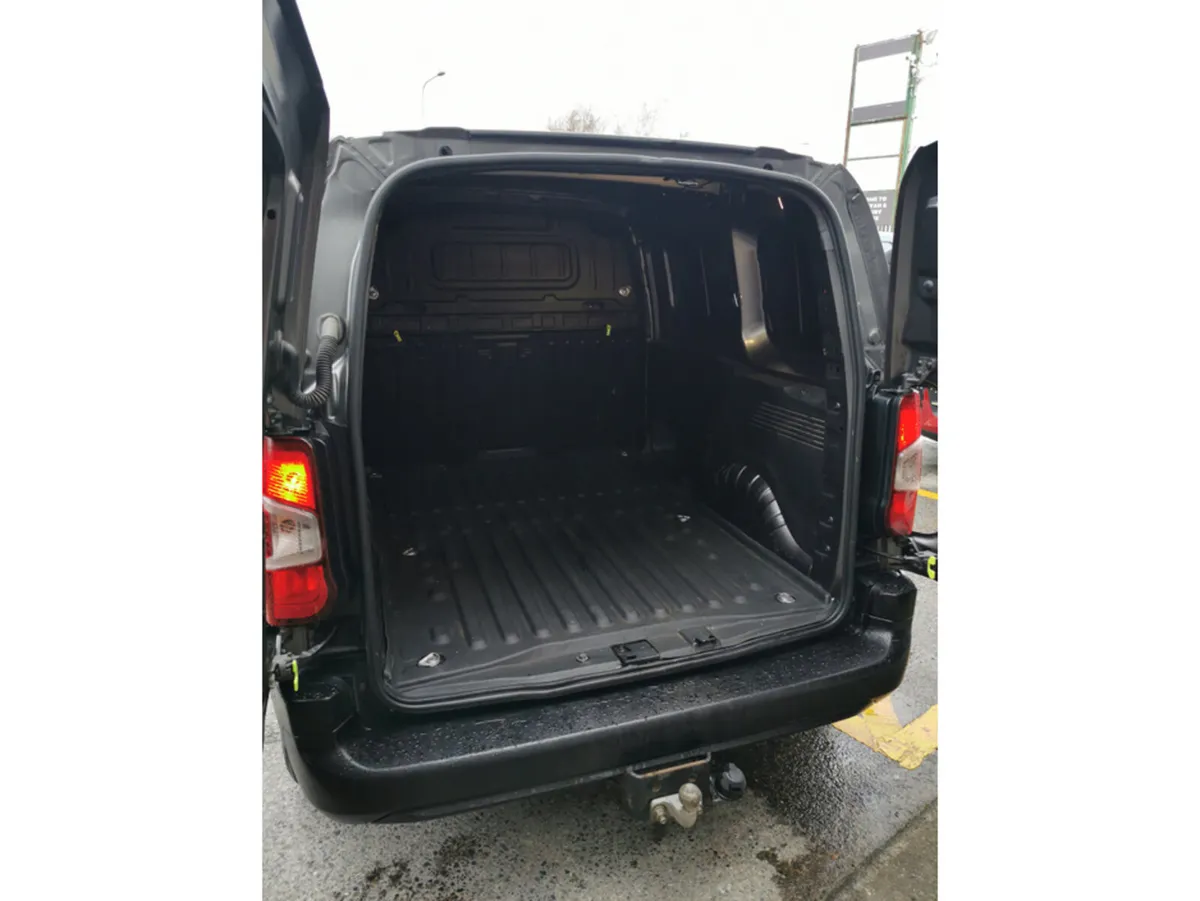 Citroen Berlingo LX BLUEHDI 75 MWB 650 650KG 3DR - Image 2