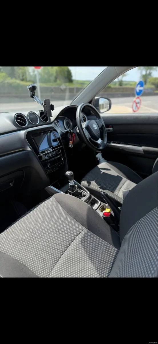Suzuki vitara 1.4 petrol low mileage - Image 3