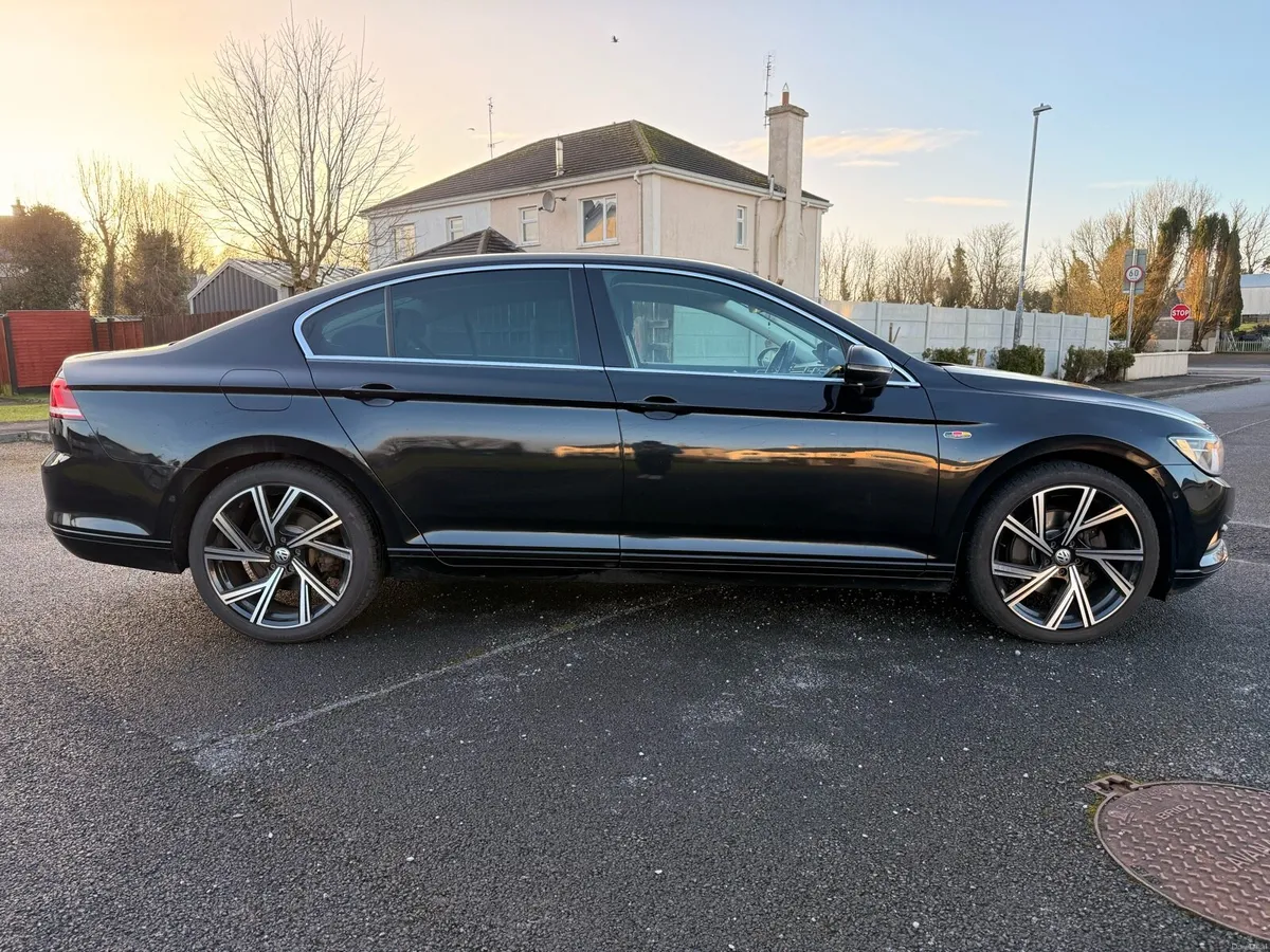Vw Passat 1.6 TDI Automatic 2017 - Image 4