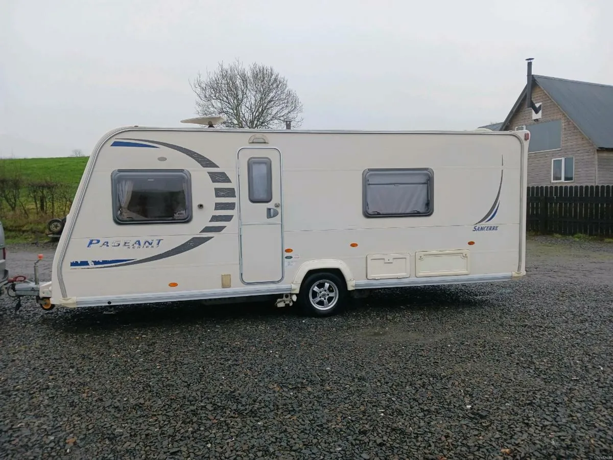 I buy caravans and camper vans that need work - Image 2