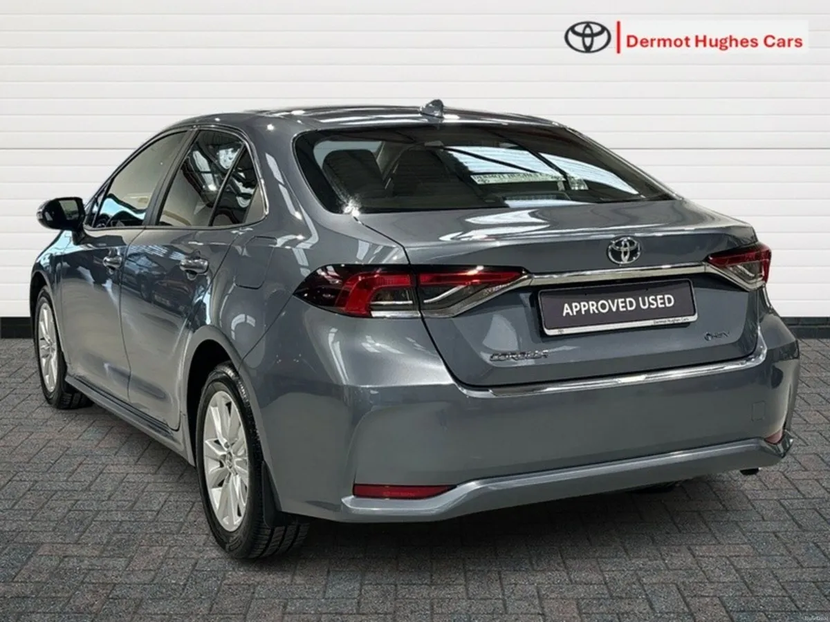 Toyota Corolla SALOON LUNA HYBRID AUTO - Image 2