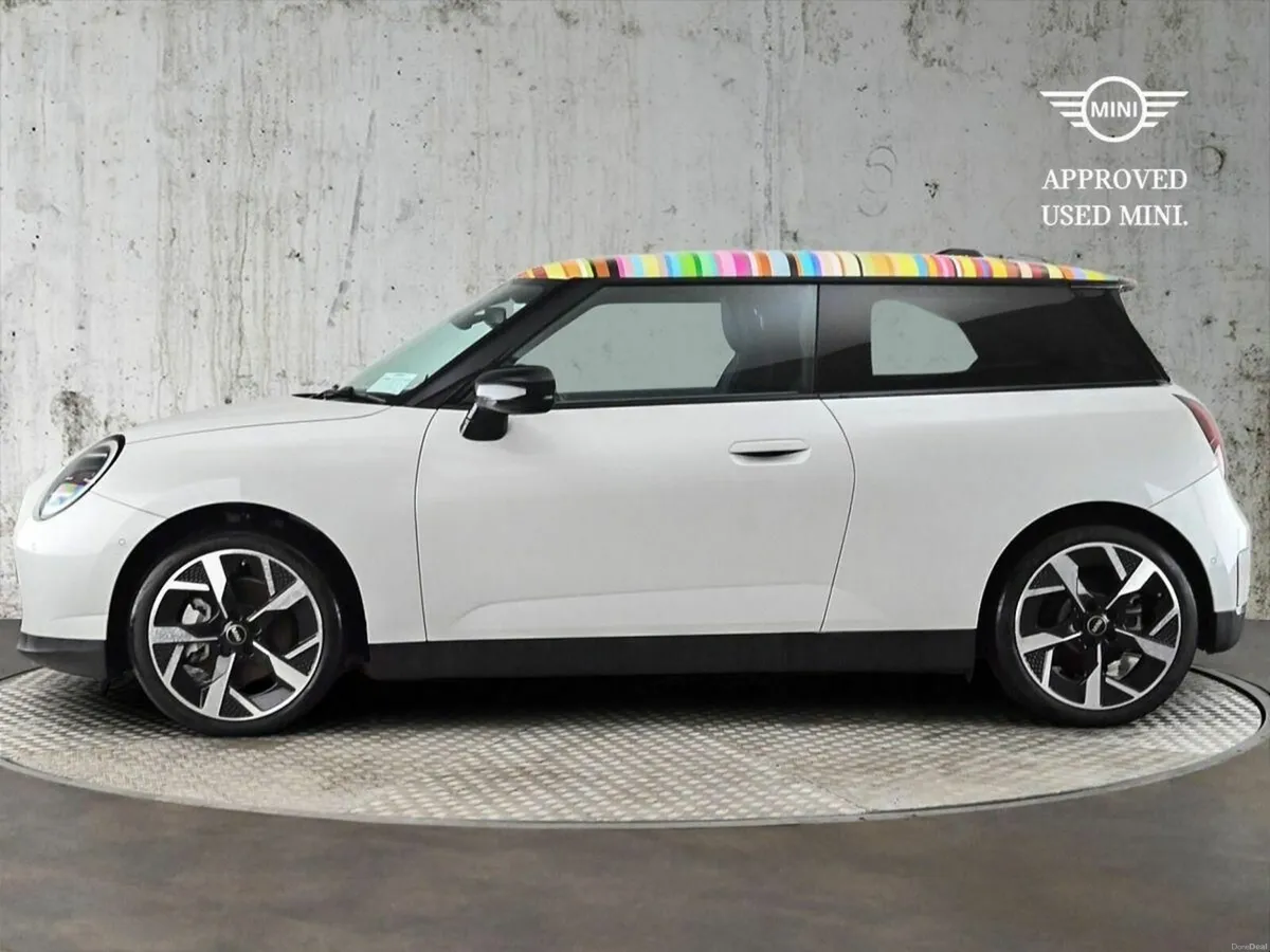 Mini Cooper Cooper SE - Image 3