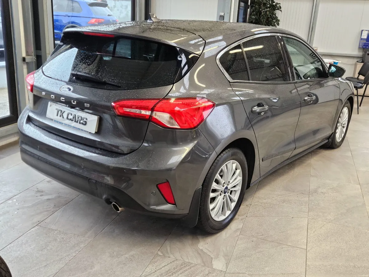 19 FORD FOCUS AUTOMATIC TITANIUM EDITION - Image 3