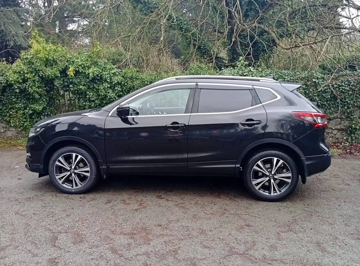 NISSAN QASHQAI SV premium - Image 1
