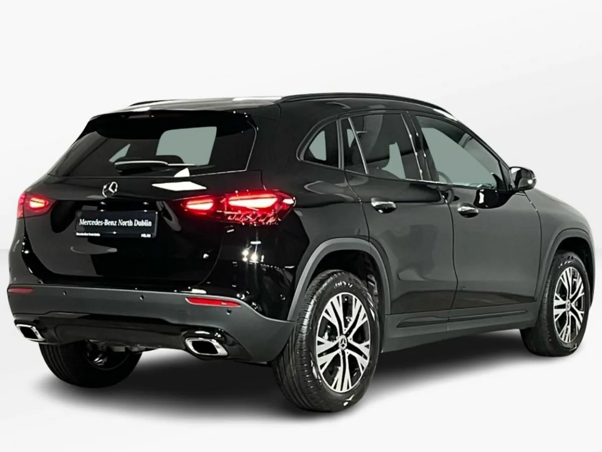 Mercedes-Benz GLA 180 Progressive - High Spec Demo - Image 3