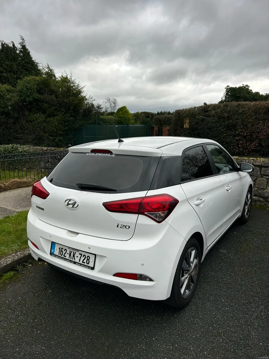 Hyundai i20 1.4L Deluxe Automatic - Image 2
