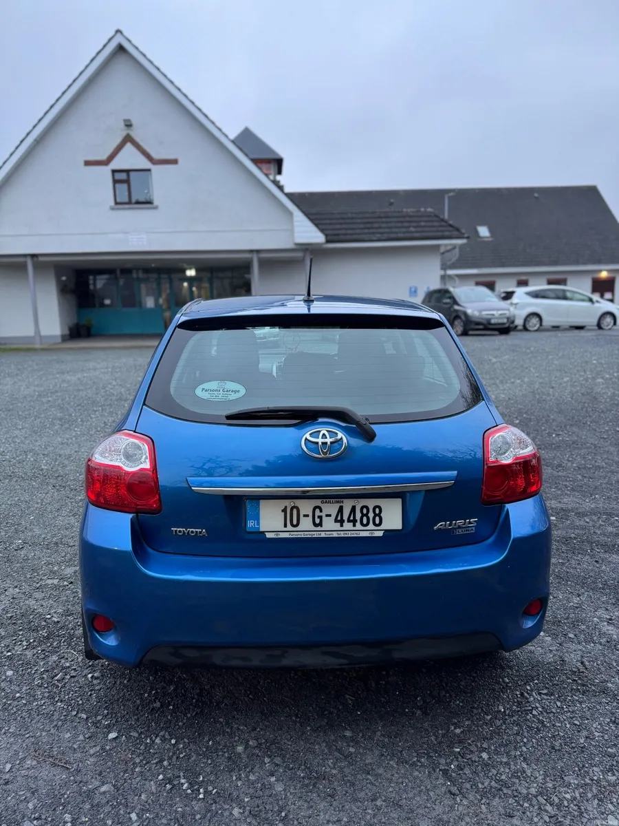 Toyota Auris 2010 - Image 3