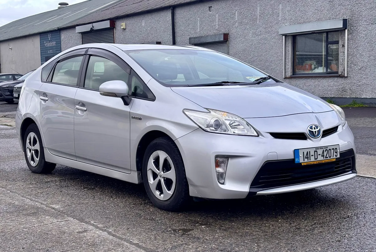 2014 Toyota Prius*FRESH NCT*TAX AUG 26* - Image 1