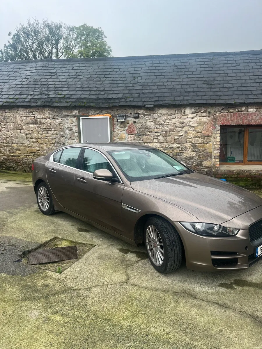 Jaguar XE 2015 - Image 2