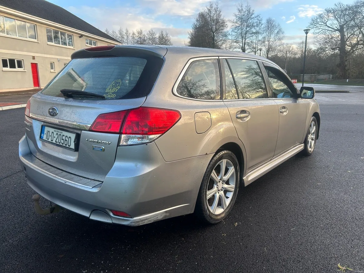 2010 Subaru Legacy.. 4x4.. Long NCT & Tax - Image 4