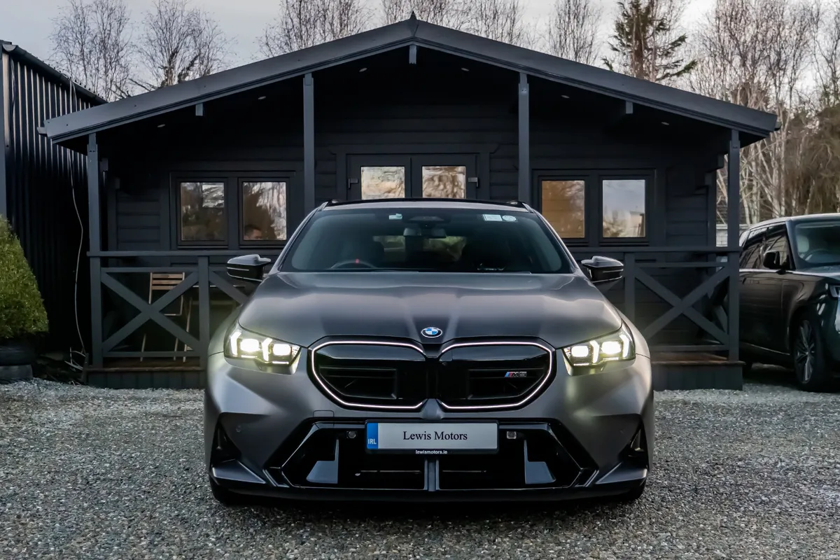 2025 BMW M5 Touring, IRISH CAR, 727BHP HIGH SPEC - Image 2
