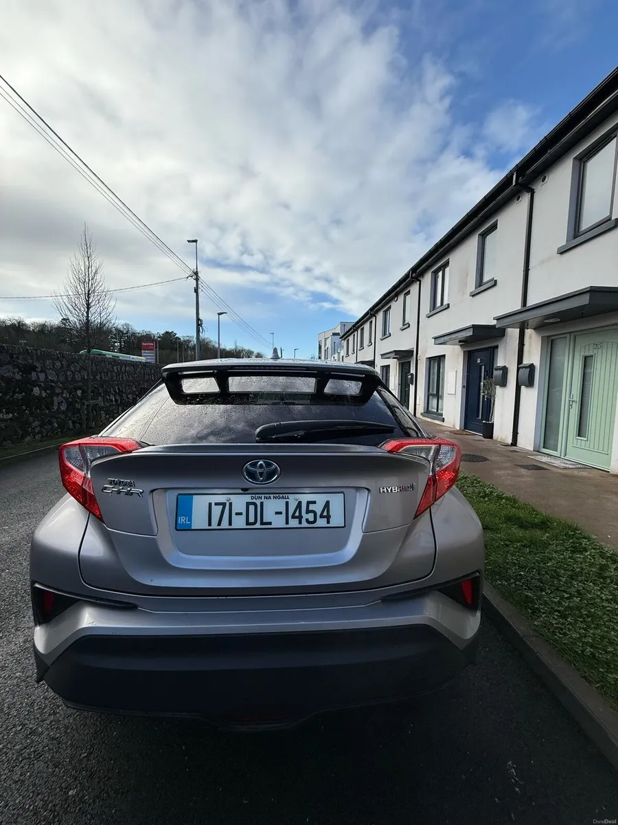 Toyota C-HR Sol hybrid - Image 2