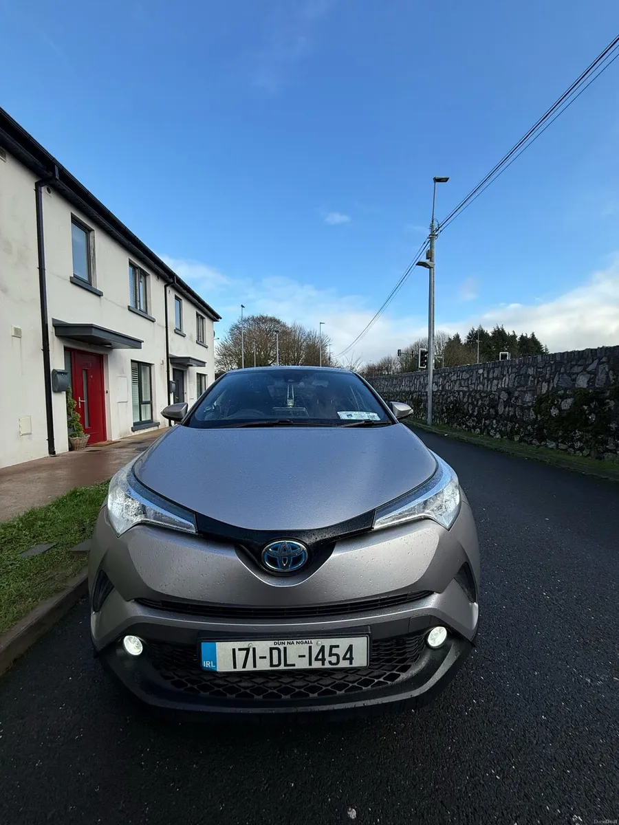 Toyota C-HR Sol hybrid - Image 1