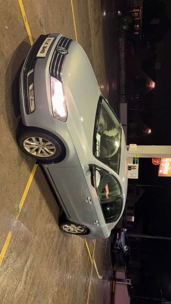 2011 high line Passat - Image 4