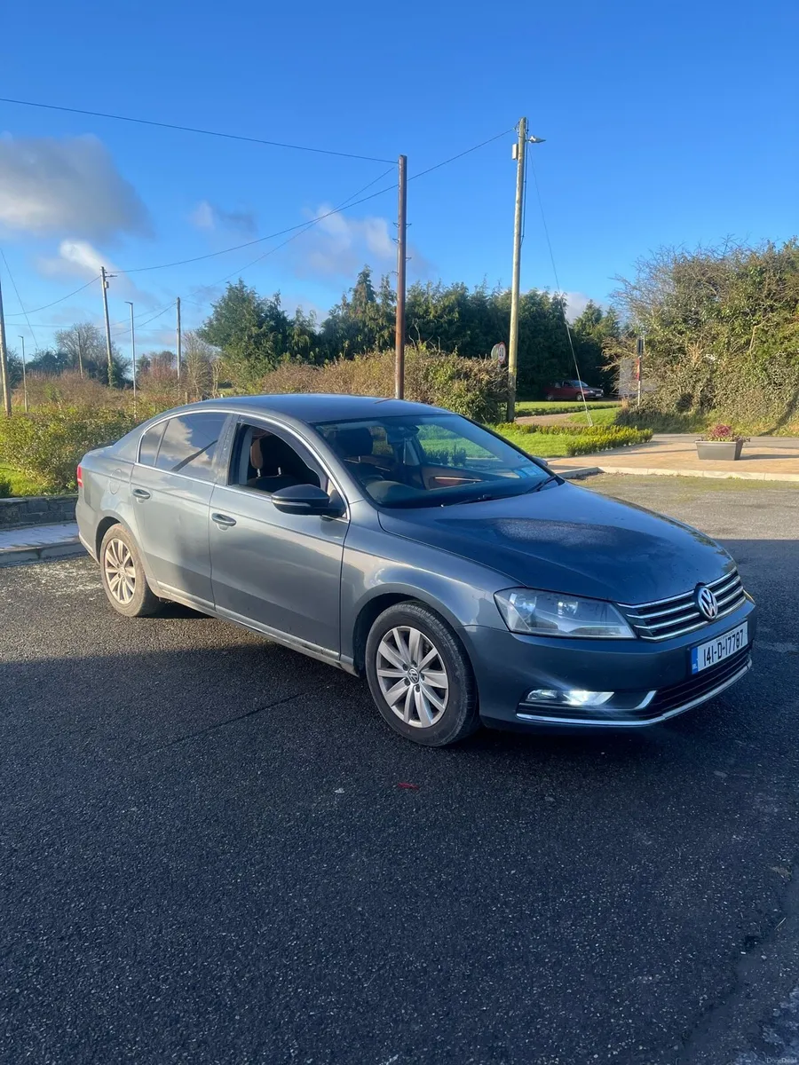 Volkswagen Passat - Image 2