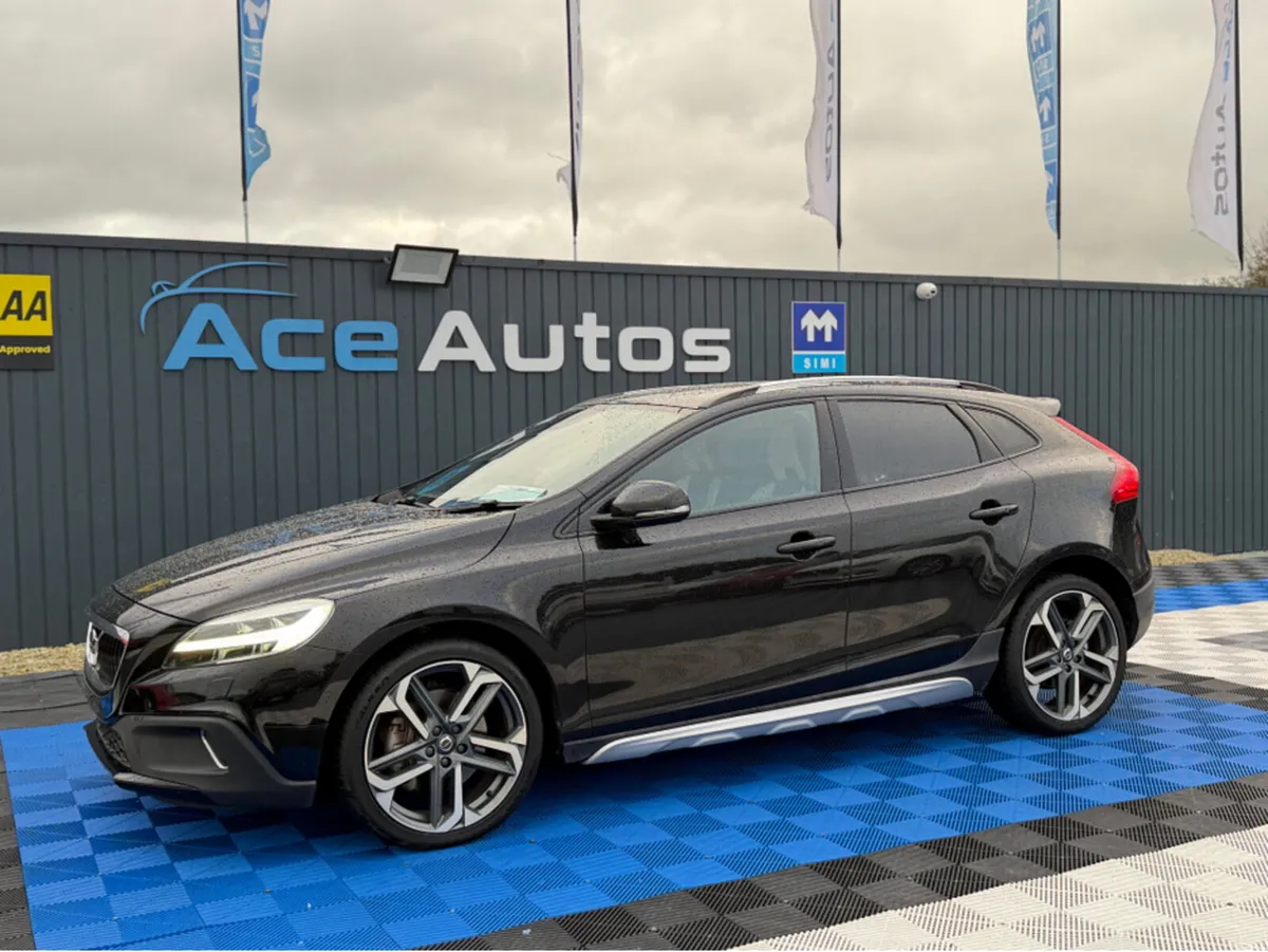 Volvo V40 ** DEPOSIT TAKEN ** CROSS COUNTRY 4WD - - Image 4