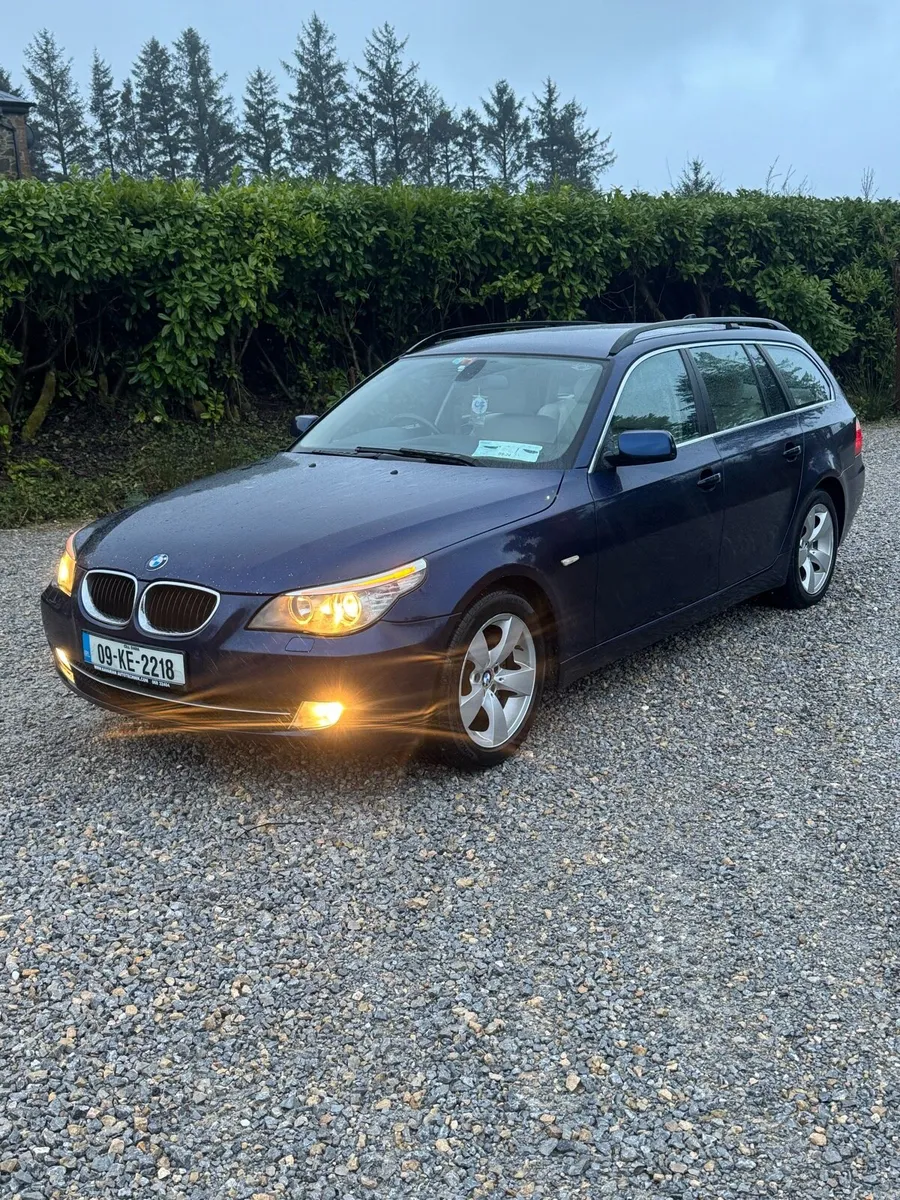 Bmw 520d estate automatic 2009 - Image 1