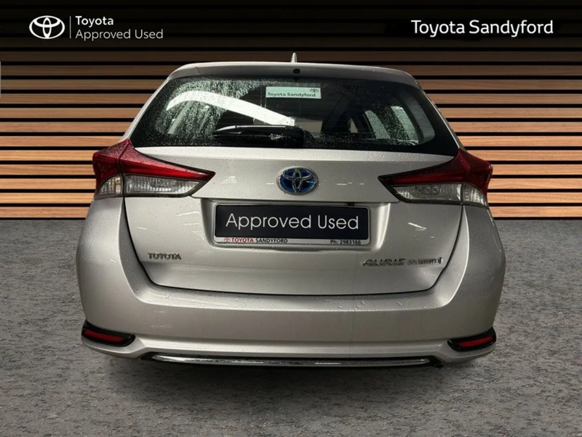Toyota Auris 1.8 HYBRID LUNA ESTATE /ONE OWNER/FUL - Image 4